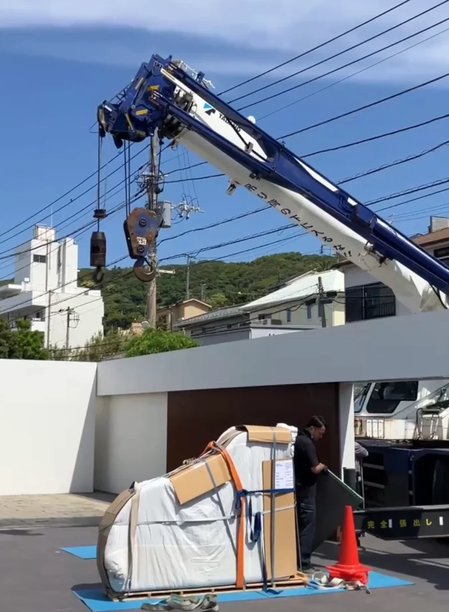 搬入経路に制約があり、他社で運送を引き受けてもらえなかった